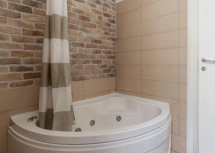 Guesthost - Termini Lovely Flat *